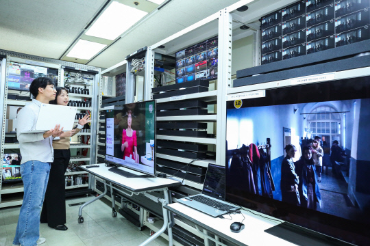 "1³âµ¿¾È 200¸¸¹ø Å×½ºÆ®"¡¦LGU+, ´ëÀü R&D¼¾Åͼ IPTV¡¤NW ±âº»±â ì±ä´Ù "1³âµ¿¾È 200¸¸¹ø Å×½ºÆ®"¡¦LGU+, ´ëÀü R&D¼¾Åͼ IPTV¡¤NW ±âº»±â ì±ä´Ù